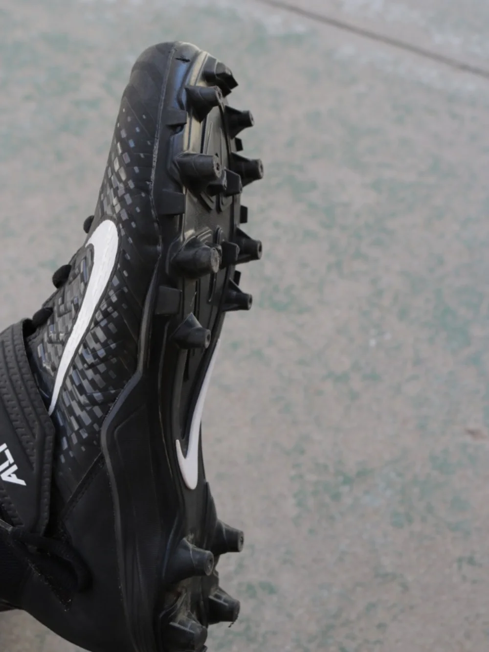 Nike Alpha Menace Varsity 2 Molded Football Cleats Men's Sz 9.5 Black AQ8154-001
